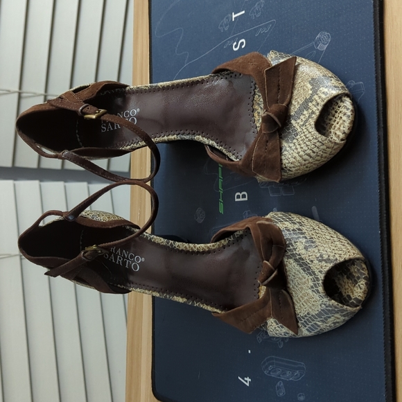 Franco Sarto snake skin and leather heels size 9.5 - Picture 3 of 6